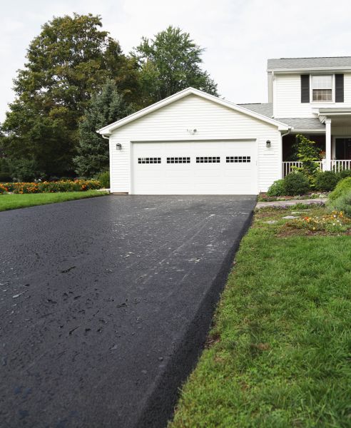Blacktop Driveway Paving in Columbia