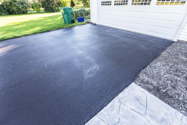 Blacktop Driveway Service in Columbia